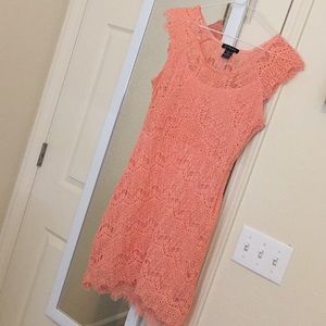 Sleeveless lace dress